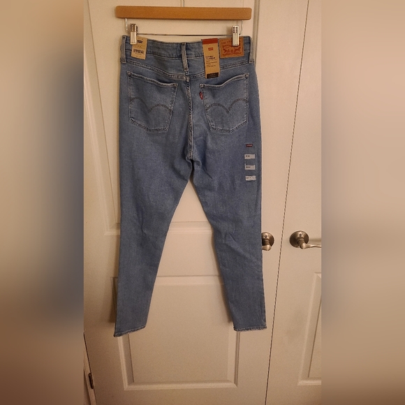 Levi's 711 skinny jeans light blue wash - Picture 6 of 6